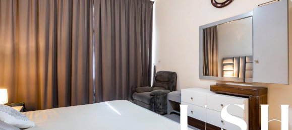 Moradia em banda T3 em Mudon, UAE N.º 98138 8