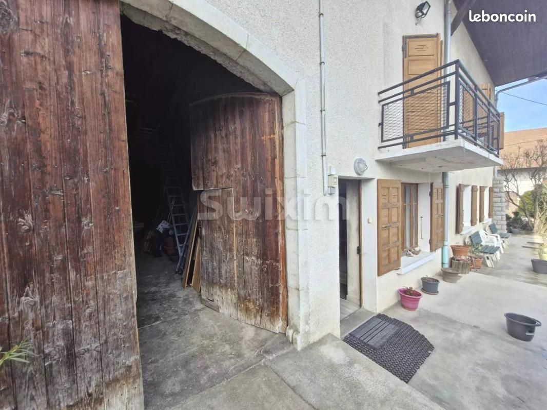 7 bedrooms Townhouse in Charvonnex, France No. 275753