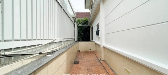 5 bedrooms House in Tay Ho, Vietnam No. 626 12