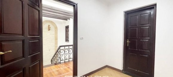 5 bedrooms House in Tay Ho, Vietnam No. 626 22