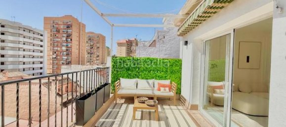 2 bedrooms Penthouse in Fuengirola, Spain No. 177614 3