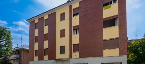 3 Schlafzimmer Wohnung in Modena, Italy, Nr. 365277 6