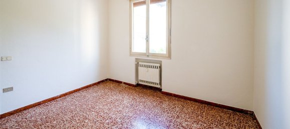 3 Schlafzimmer Wohnung in Modena, Italy, Nr. 365277 8