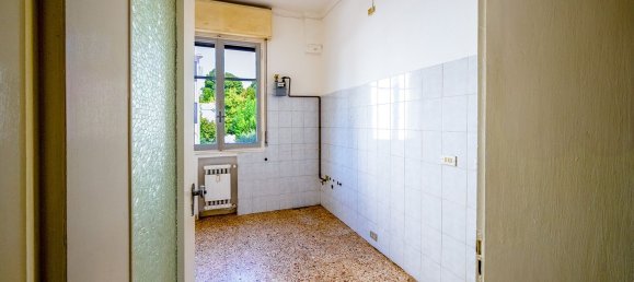 3 Schlafzimmer Wohnung in Modena, Italy, Nr. 365277 15