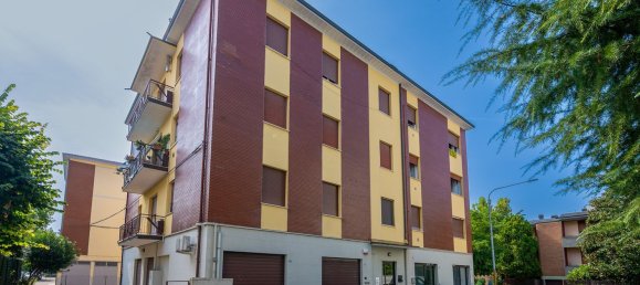 3 Schlafzimmer Wohnung in Modena, Italy, Nr. 365277 7
