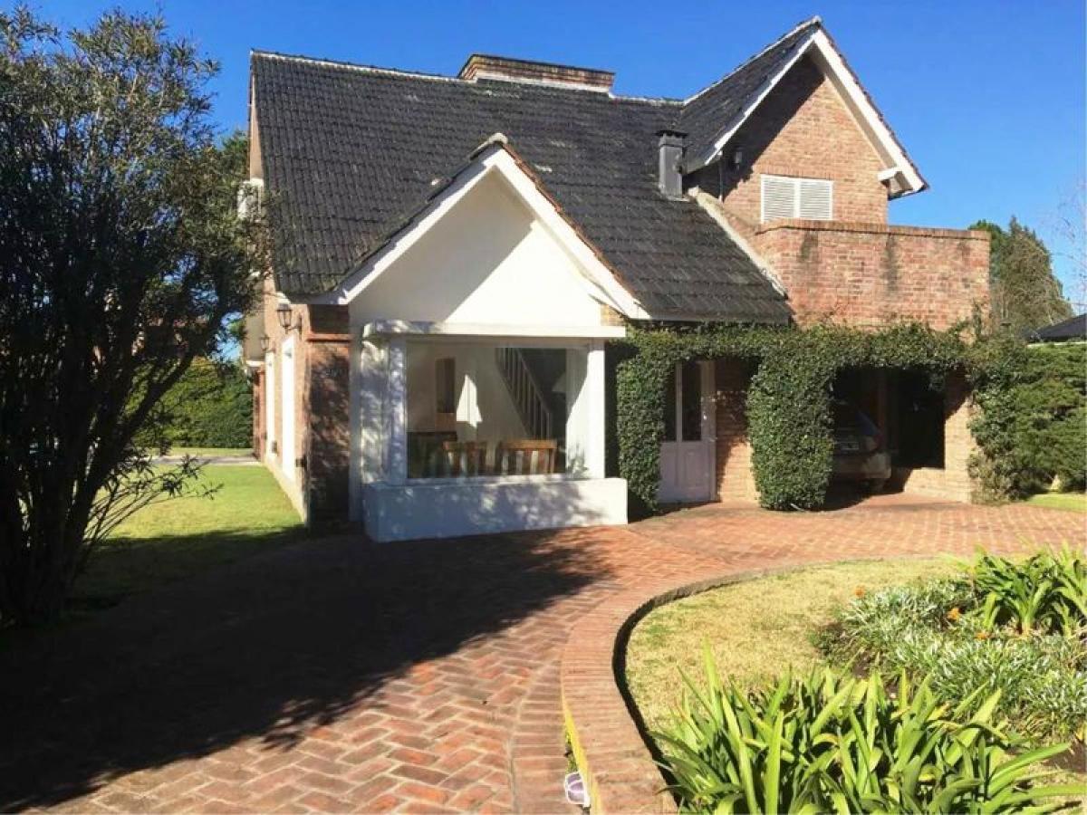 3 bedrooms House in Moreno, Argentina No. 91793