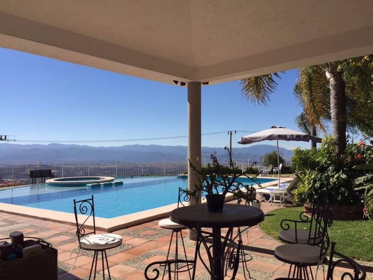 6 bedrooms House in Mexico No. 216902