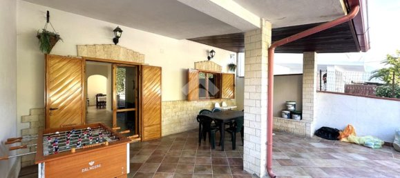 3 bedrooms Villa in Canosa di Puglia, Italy No. 377618 4