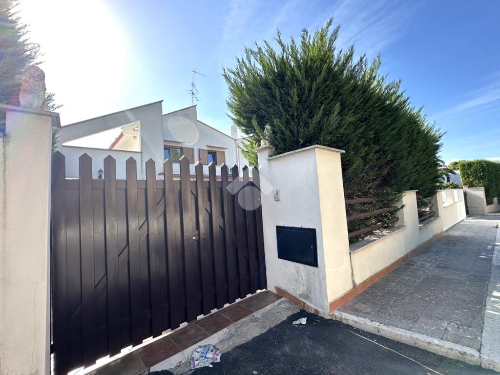 3 bedrooms Villa in Canosa di Puglia, Italy No. 377618