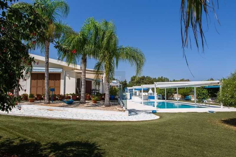 4 bedrooms Commercial property in Protaras, Cyprus No. 15624