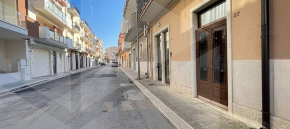 Apartamento de 3 habitaciónes en Andria, Italy No. 9427 2