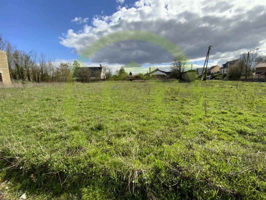 1069m² Land in Cambrai, France No. 68958