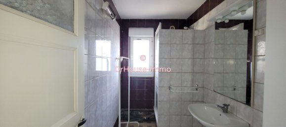 3 bedrooms Apartment in Reims, France No. 48785 3