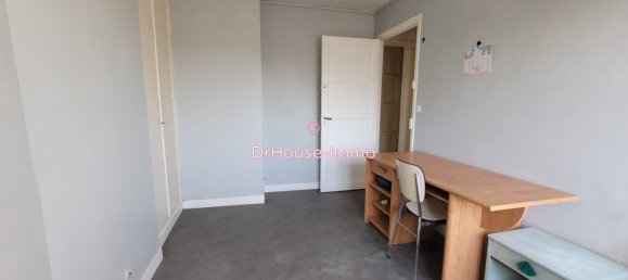 3 bedrooms Apartment in Reims, France No. 48785 4