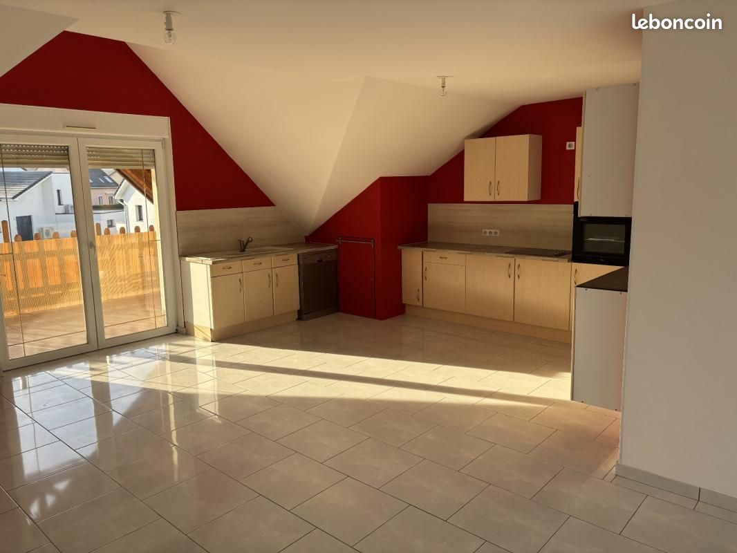 Квартира с 3 спальнями в Саргёмин, Франция № 84896