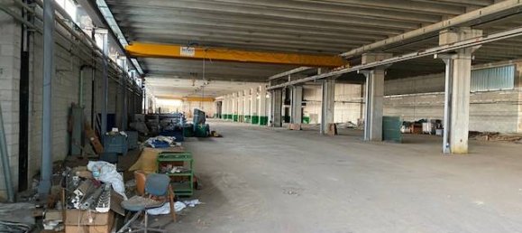 Склад 6500м² в Триуджо, Италия № 218063 9