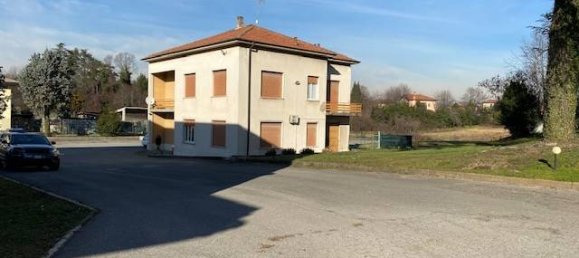 Склад 6500м² в Триуджо, Италия № 218063 11