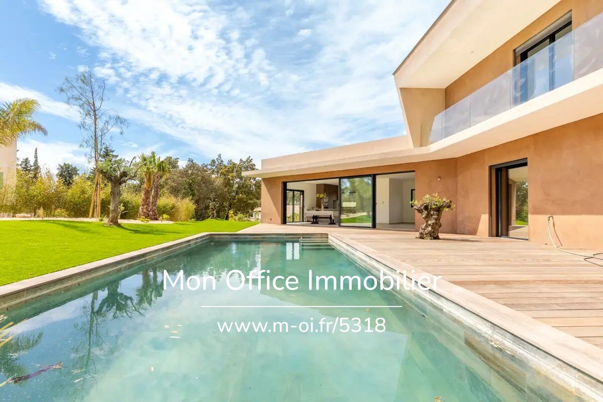 5 bedrooms Villa in Saint-Raphael, France No. 298825