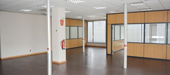Bureau à Chartered Community of Navarre, Spain 157m² No. 87330 12