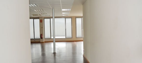 Bureau à Chartered Community of Navarre, Spain 157m² No. 87330 9