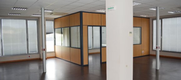 Bureau à Chartered Community of Navarre, Spain 157m² No. 87330 10