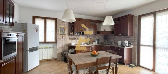 4 chambres Villa à Sant'Alessio con Vialone, Italy No. 59791 11