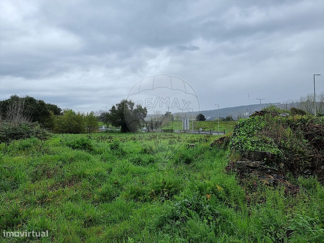 Terrain à Valongo, Portugal 3983m² No. 63480