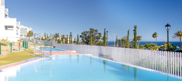 Apartamento de 2 dormitorios en Benalmádena, Spain No. 4377 20