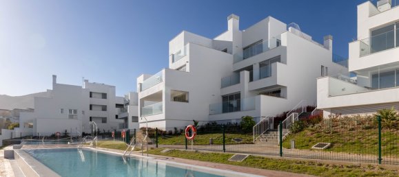Apartamento de 2 dormitorios en Benalmádena, Spain No. 4377 19