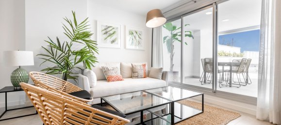 Apartamento de 2 dormitorios en Benalmádena, Spain No. 4377 2