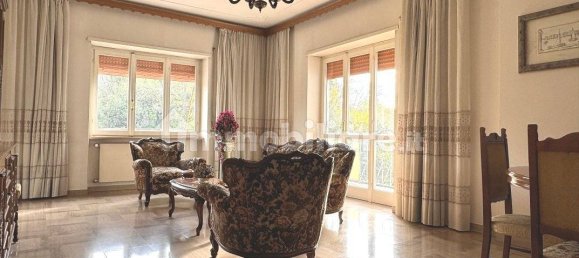 3 Schlafzimmer Wohnung in Rome, Italy, Nr. 206829 7