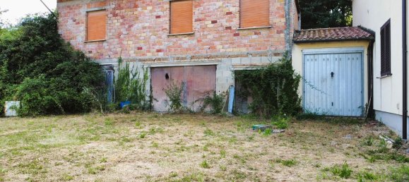 Вилла с 9 комнатами в Гвальдо Тадино, Италия № 275435 36