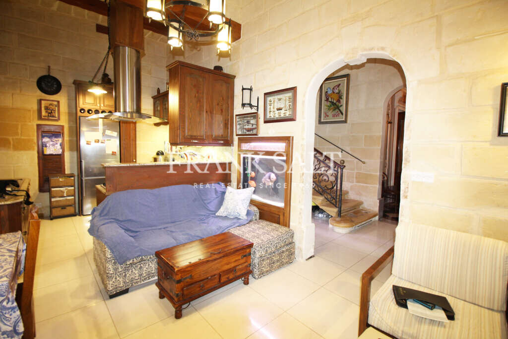 Таунхаус с 3 спальнями в Хамрун, Мальта № 1752