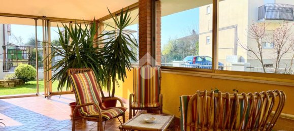 3 bedrooms Villa in Udine, Italy No. 52386 9