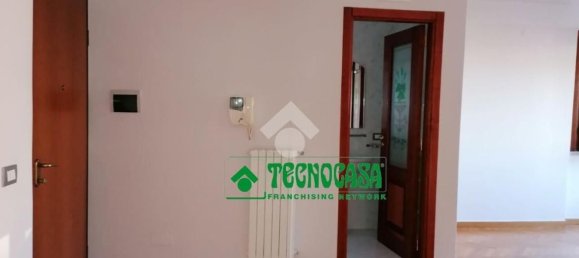 2-salle Appartement à Mercogliano, Italy No. 5767 3