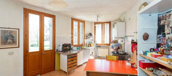 4 Schlafzimmer Haus in Salvirola, Italy, Nr. 172040 4