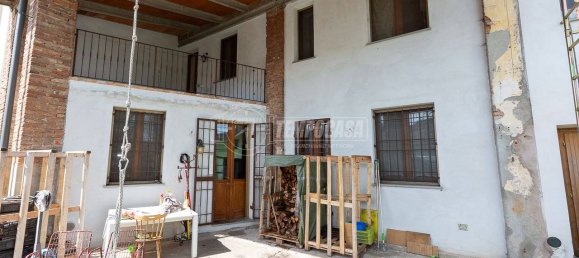 4 Schlafzimmer Haus in Salvirola, Italy, Nr. 172040 3