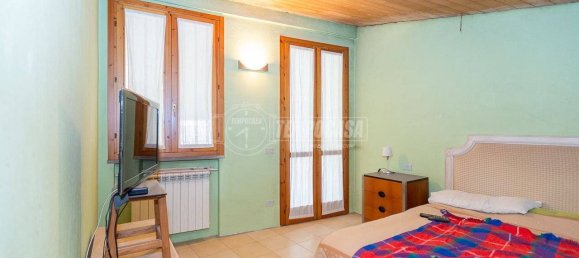 4 Schlafzimmer Haus in Salvirola, Italy, Nr. 172040 24