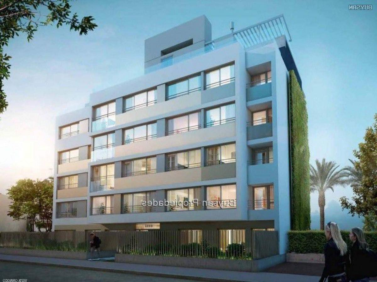 Apartamento de 2 dormitorios en Montevideo, Uruguay No. 8943