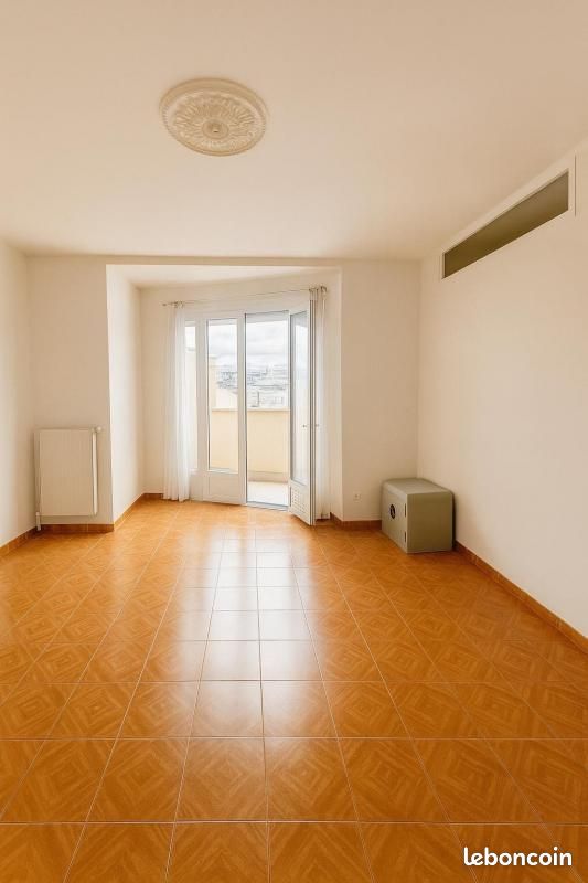 3 bedrooms Apartment in Joinville-le-Pont, France No. 285785