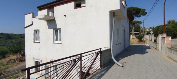 2 bedrooms Penthouse in Pollutri, Italy No. 309838 3