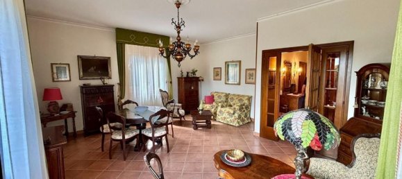 5 bedrooms Apartment in Siena, Italy No. 353659 3