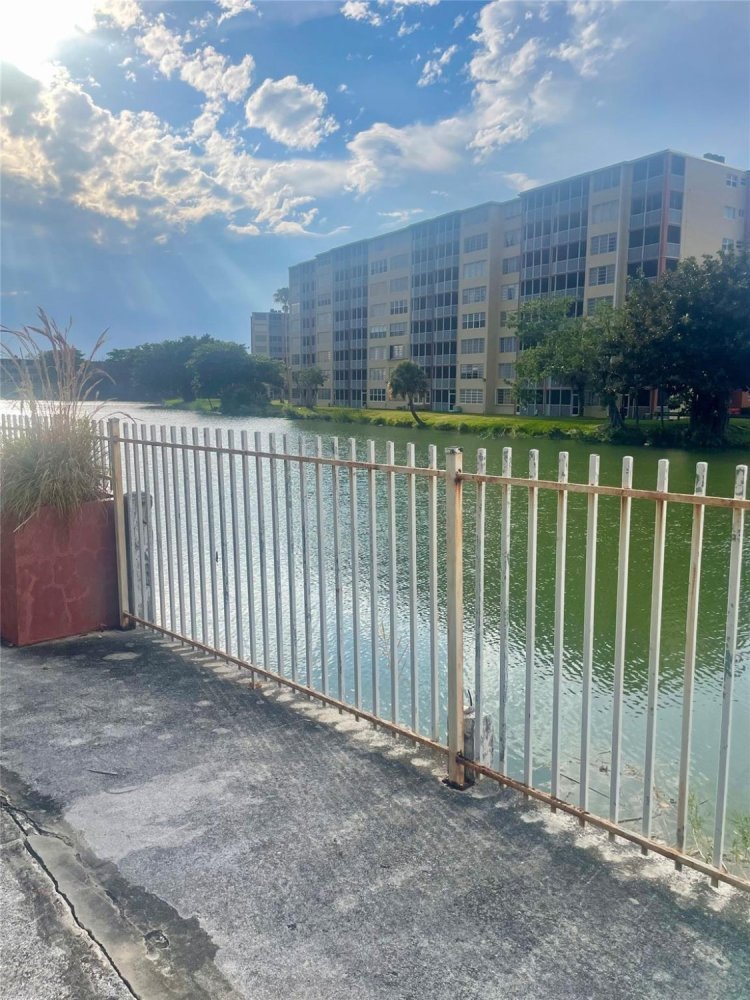 1 chambre propriété commerciale à vendre à Miami, Miami-Dade, Florida, USA № 613843