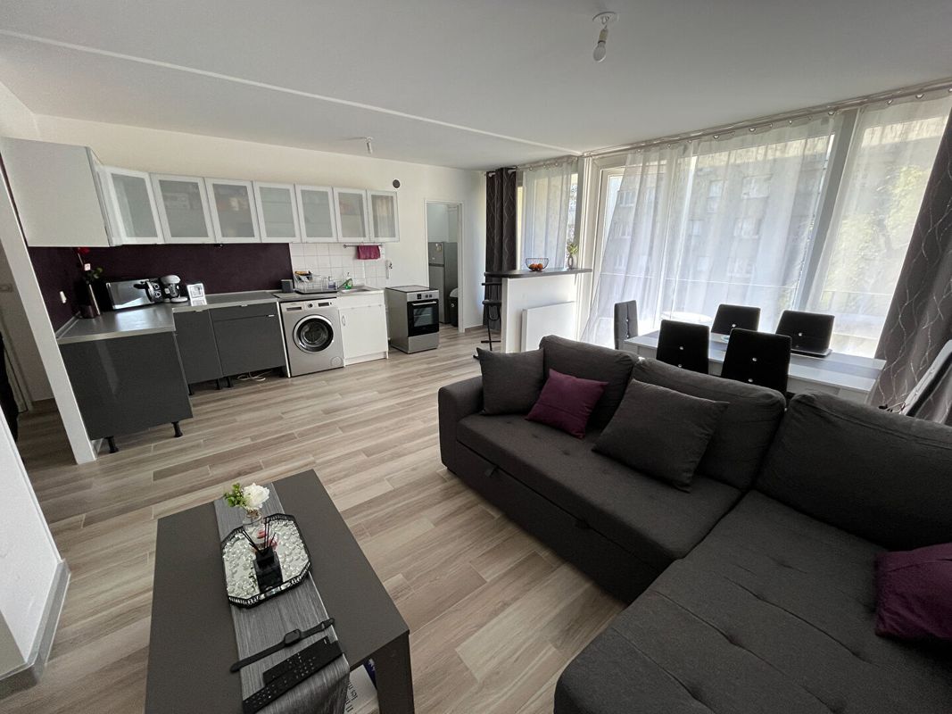 Квартира с 2 спальнями в Вильнёв-Сен-Жорж, Франция № 175996