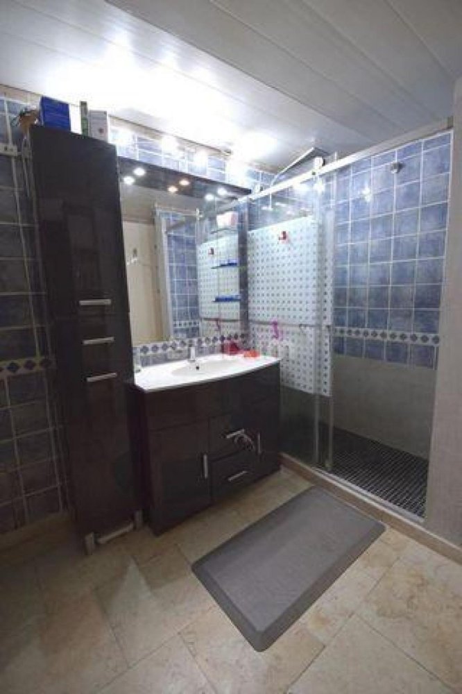 1 bedroom Shop in Tarascon, France No. 18471