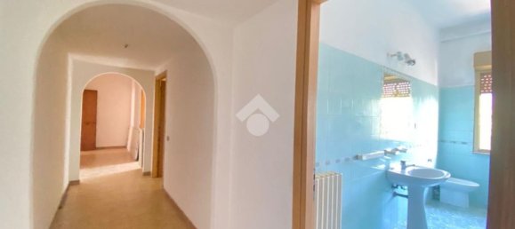 3-salle Appartement à Sacrofano, Italy No. 76934 2