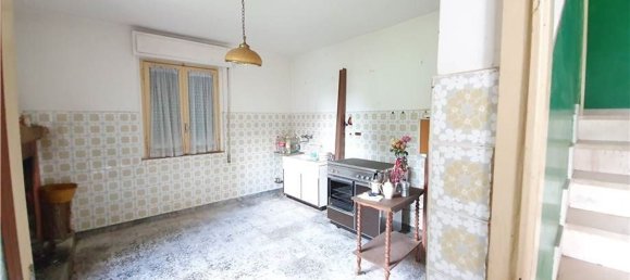 Casa de 6 habitaciónes en Lanciano, Italy No. 62689 8