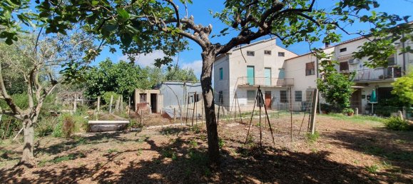 Casa de 6 habitaciónes en Lanciano, Italy No. 62689 27