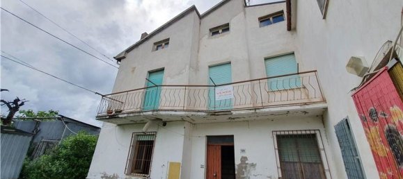 Casa de 6 habitaciónes en Lanciano, Italy No. 62689 12