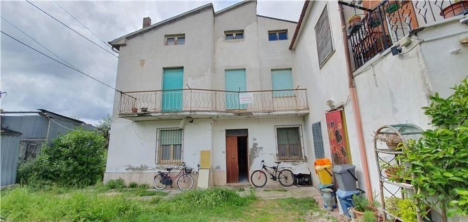 Casa de 6 habitaciónes en Lanciano, Italy No. 62689